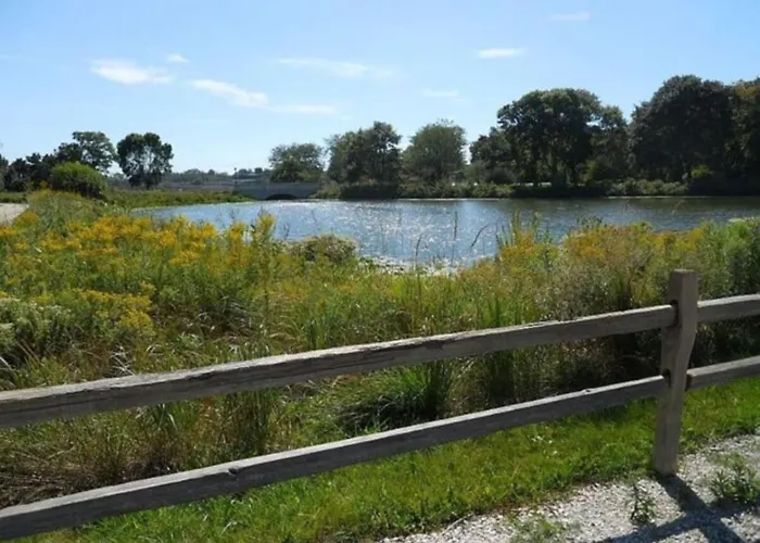 Apartment Spacious 4 Bed With 2 Living Areas Near Downtown *